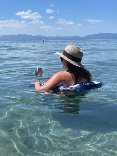 Floating And Self Standing Beach Wine Glass